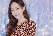 娱乐吃瓜酱杨蒙恩,脱口秀演员与女友甜蜜步入婚姻殿堂